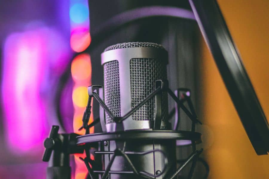 How to Stop Lip Smacking While Recording 1 microphone popfilter
