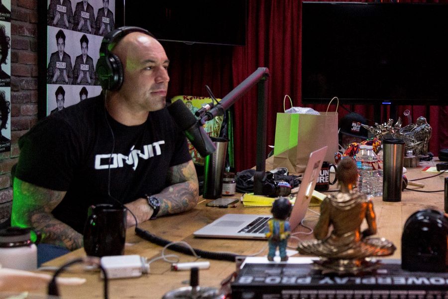 What is Joe Rogan's Podcast Studio Setup? 1 joe rogan recording