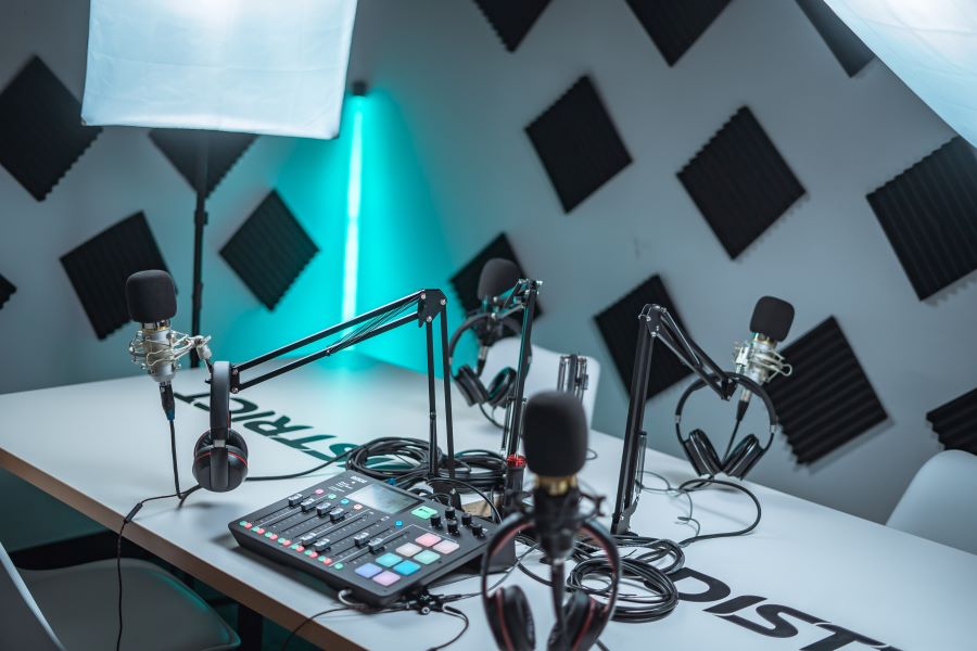 How Much Does Joe Rogan Make From His Podcast? 1 podcast studio