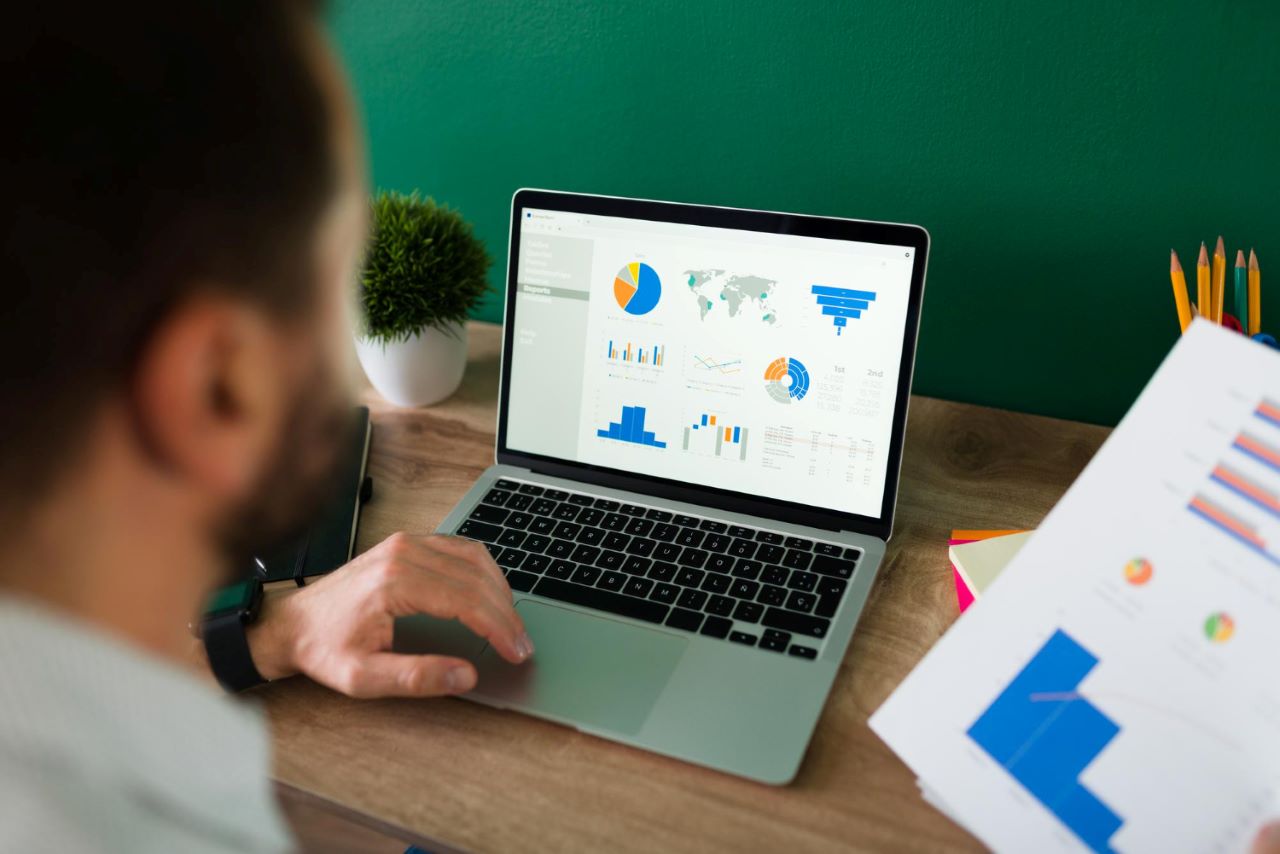 Average consumption is one of the key metrics tracked in podcast analytics.