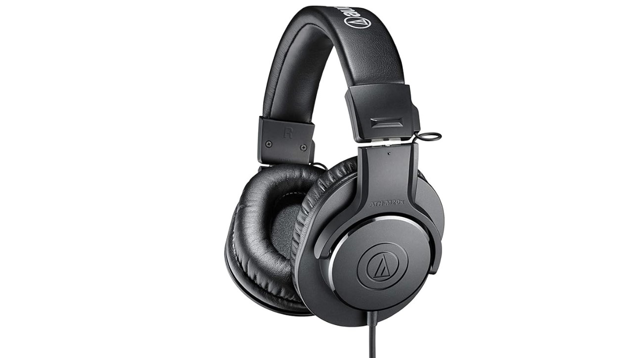 9 Best Closed Back Headphones Ranked: A Buying Guide 5 Best closed back headphones: The Audio-Technica ATH-M20X is designed for studio tracking and mixing.