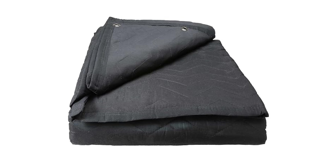 7 Best Sound Blankets For Studio Soundproofing 2 Sound blankets for studio: US Cargo Control's sound dampening blanket consists of 100% recycled cotton batting wrapped with a quilted, woven cotton/polyester fabric shell for superior sound absorbing.