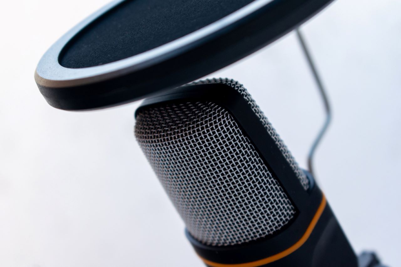 Do You Need A Pop Filter? Essentials For Crisp Audio 1 Do you need a pop filter? If you're dealing with vocal recordings, podcasts, or voice-overs, a pop filter becomes more than a luxury; it's a necessity to combat those pesky plosives.