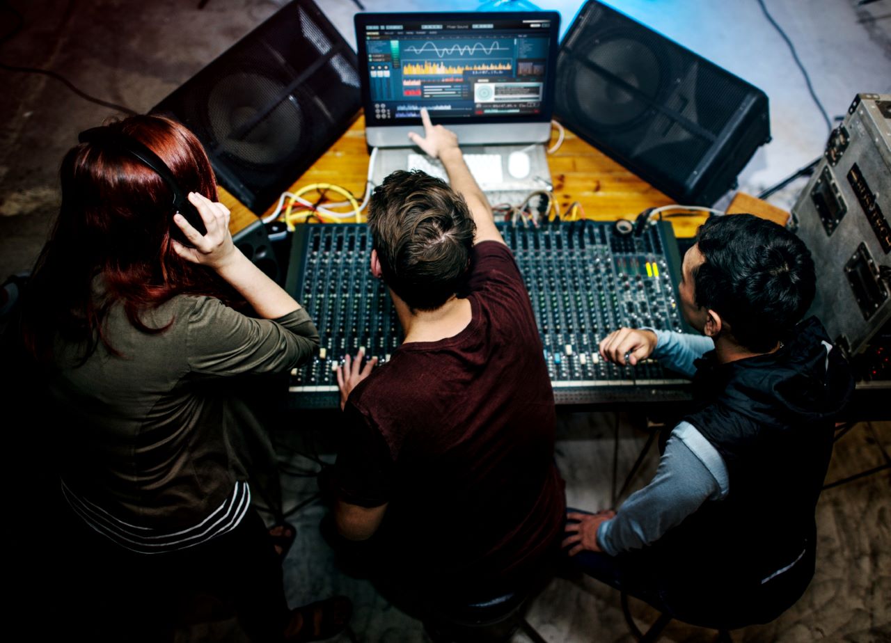 What Are Three Types Of Audio Editing Techniques? 4 What are three types of audio editing techniques? Compression, a pivotal tool in audio engineering, works subtly yet significantly, impacting the final sound profoundly.