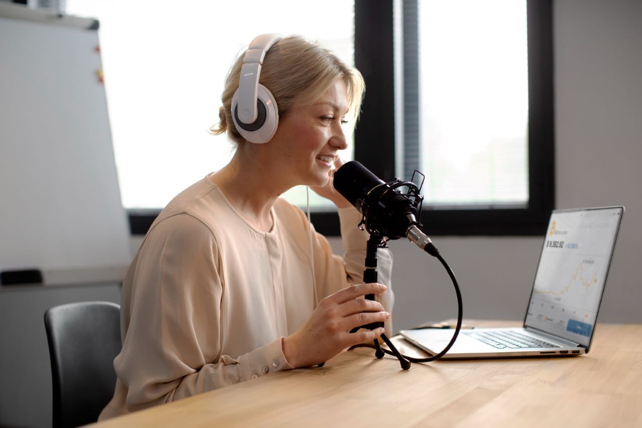Balanced vs Unbalanced XLR Cables: What's the Difference? 8 Unbalanced XLR cables are best used in situations where you have short cable runs and a low likelihood of electromagnetic interference (EMI).