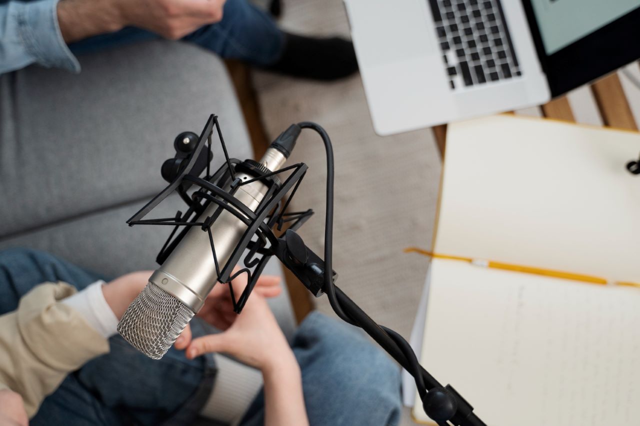 How Many Podcast Episodes Should You Launch With? 4 How many podcast episodes should you launch with? The number of episodes you launch with isn’t just about quantity; it's about aligning with the genre of your podcast.
