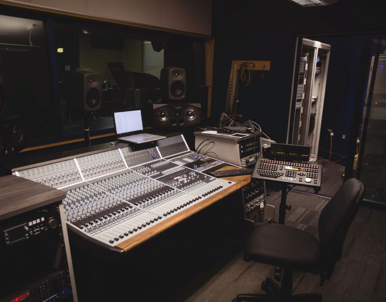 Recording Studio Glass: The Unsung Hero Of Sound Quality 1 Recording studio glass: Laminated studio glass is a popular choice, known for its soundproofing capabilities.