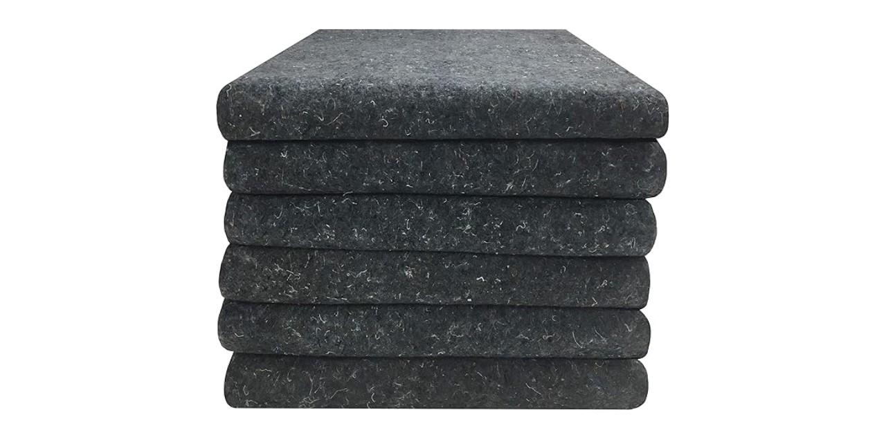 7 Best Sound Blankets For Studio Soundproofing 7 Sound blankets for studio: The uBoxes Moving Blankets has a dimension of 54"L x 72"W.